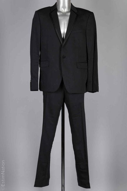 AZZARO
COSTUME d'inspiration smoking en laine vier