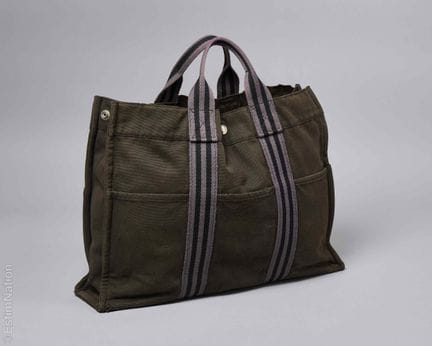 HERMÈS PARIS
Borsa TOTO in tela verde militare con