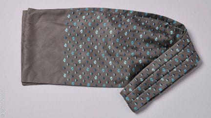 HERMÈS PARIS
ASCOT in twill di seta con stampa di 
