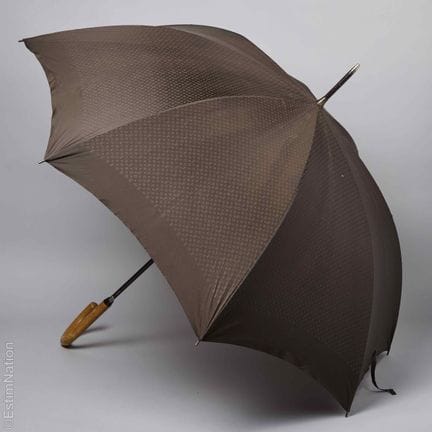LOUIS VUITTON
OMBRELLO in nylon color ebano con st