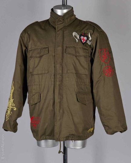 MERCY
PARKA in gabardina color kaki con toppe rica