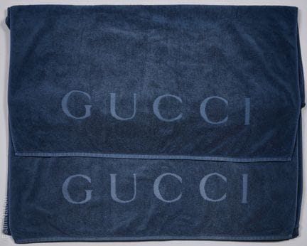 GUCCI
COPPIA DI TELI DA SPIAGGIA in spugna blu con
