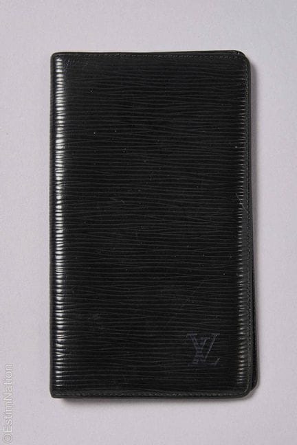 LOUIS VUITTON (1993)
PORTE DOCUMENT et cartes en c