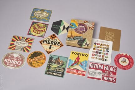 LOUIS VUITTON
SET DI TRENTA CARTOLINE che raffigur