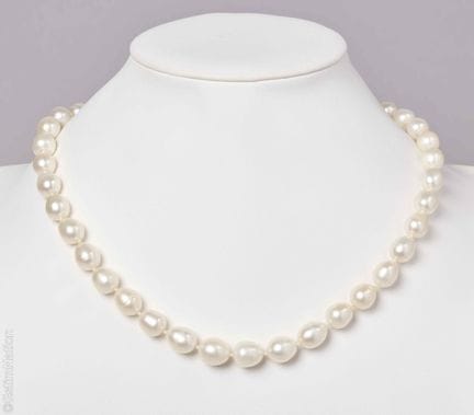COLLIER PERLES
Collier composé de perles d'eau dou