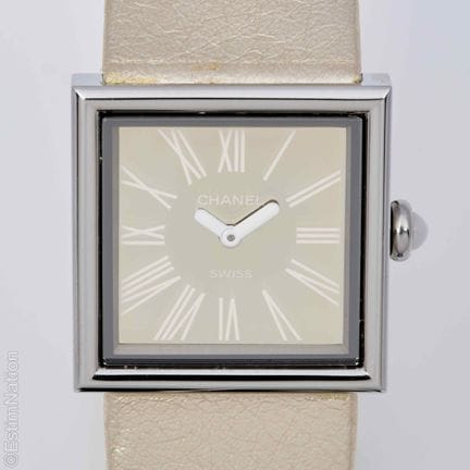 CHANEL. Modèle "Mademoiselle", année 1989. 
Montre