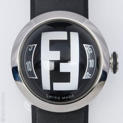 FENDI. 
Montre bracelet en acier, boitier rond, lu