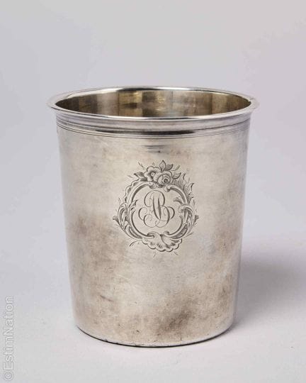 PLATERÍA DEL SIGLO XIX
Copa de fondo plano de plat