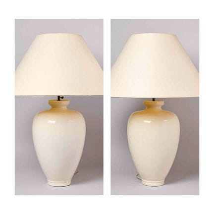 DECORACIONES DEL SIGLO XX
Par de lámparas de porce