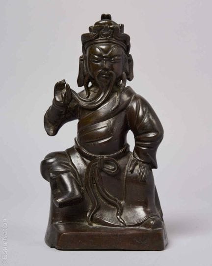 ASIA 
Estatuilla de Guanyu en bronce, representand