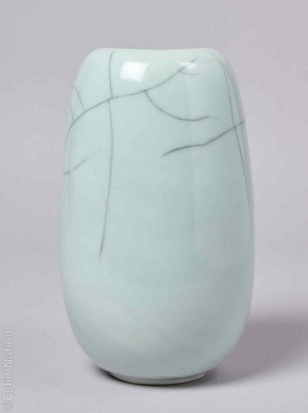 CERÁMICA CONTEMPORÁNEA - CELADÓN
Jarrón ovoide de 