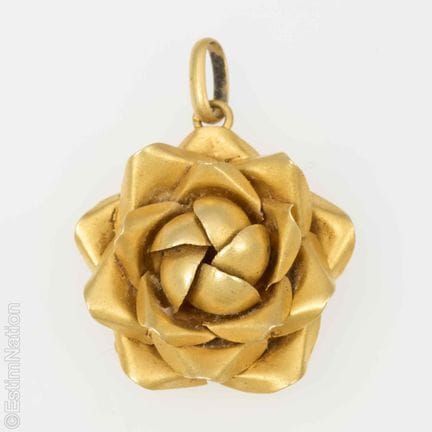 PENDENTIF FLEUR OR JAUNE
Pendentif en or jaune 18K