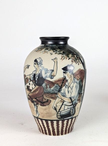 CIBOURE - Période FISCHER
VASE bursiforme à col, e