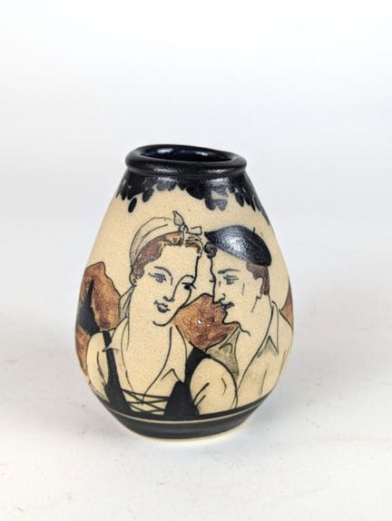 CIBOURE - FISCHER-Periode
KLEINE bursiforme VASE, 