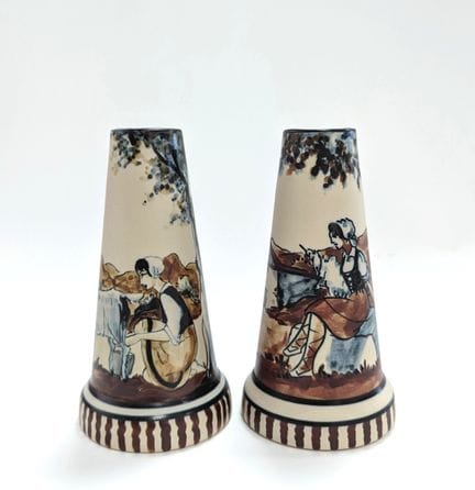 CIBOURE - Période FISCHER
DEUX VASES tronconiques 