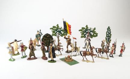 [LEAD SOLDIERS] - MISCELLANEOUS
- QUIRALU, includi