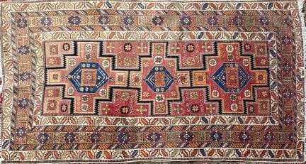TAPIS rectangulaire en laine polychrome à décor de