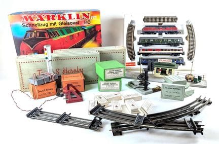 HORNBY, circa 1958
EXTENSIVE SET of directional el