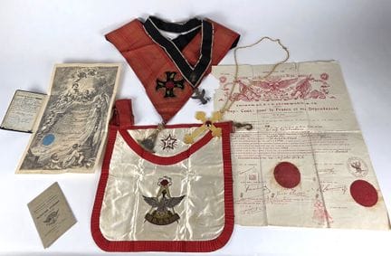 [MASSONERIA FRANCESE]
SET composto da: 
- COLLANA 