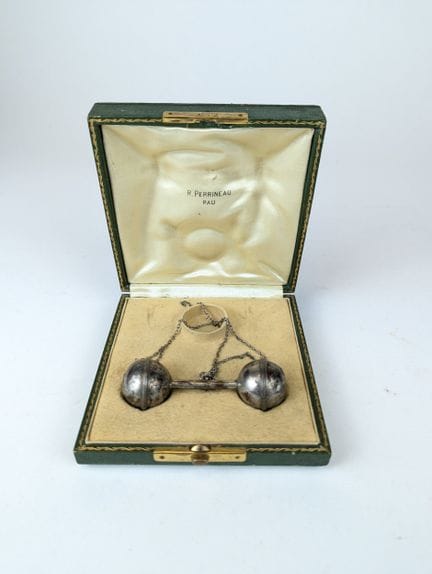 SONAGLIETTO con doppio sonaglio in argento (800).
