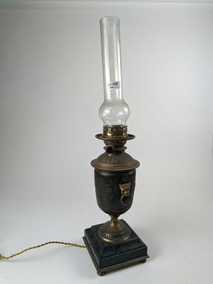 LAMPE à huile montée à l’électricité en bronze et 