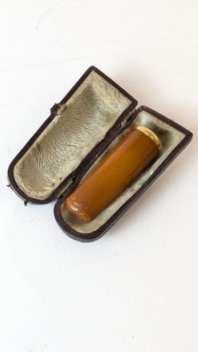 FUME-CIGARETTE avec médaillon et cerclage en or (7