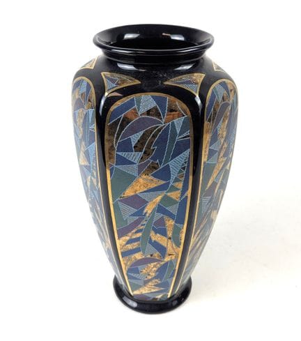 ITALIA, XX secolo
VASO a balaustra a facce, in por
