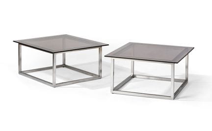 PAIRE DE TABLES BASSES carrées en verre fumé, repo