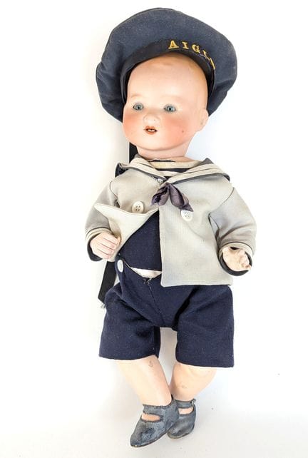 ARMAND MARSEILLE
Characterful BEBE doll with a rou