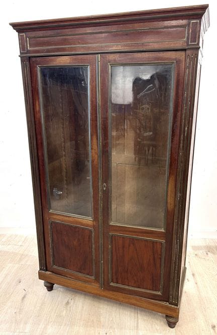 VITRINE rectangulaire à hauteur d'appui en acajou 