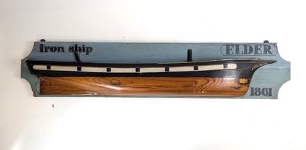 DEMI-MAQUETTE DE BATEAU à vapeur en bois mouluré e