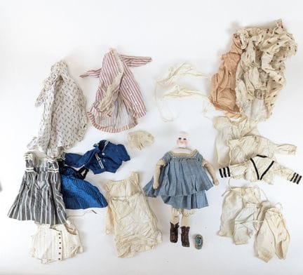 PARISIAN DOLL, swivel head with a flat neck mounte