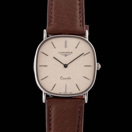 Cette Longines "Tv" Quartz référence 960 6182 est 