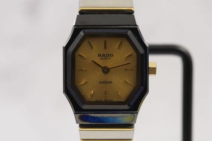 Rado Diastar 型号 179.9554.3，这款小表径女表采用香槟色表盘，搭配棒形时标。 