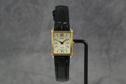 Il Seiko Exceline Quartz, codice 2J30-5000, è un o