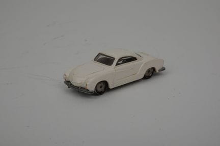 "LEGO - Danemark (1)
265 KARMANN GHIA, blanche. Ec