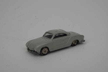 "LEGO - Danemark (1)
265 KARMANN GHIA, grise. Eche