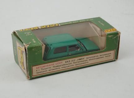 VAZ - USSR (1)
Green LADA NIVA 2121, some parts br