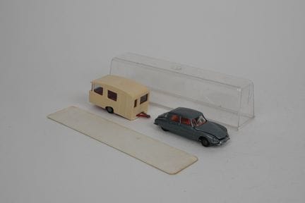 MAJORETTE RAIL ROUTE - FRANCIA (1)
215 CITROËN DS2