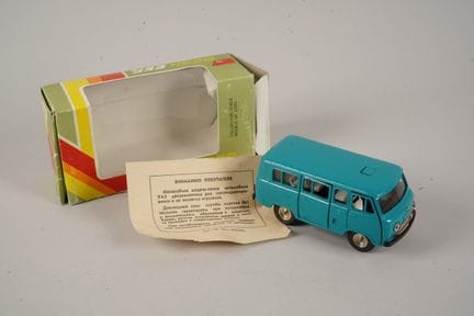 NOVOEXPORT - URSS (1)
A-41 UAZ 452 Minibus turches