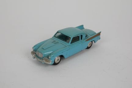 CORGI TOYS - INGHILTERRA (1)
211 STUDEBAKER GOLDEN