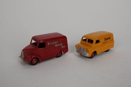 DINKY TOYS - INGHILTERRA (2)
- 480 BEDFORD Van "KO