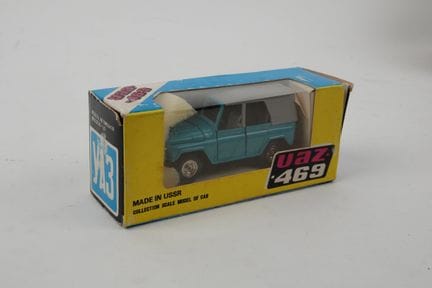 NOVOEXPORT - URSS (1)
A-34 UAZ 469 turchese. A.c.