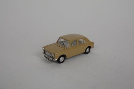 SPOT ON - GRAN BRETAGNA (1)
262 MORRIS 1100, beige