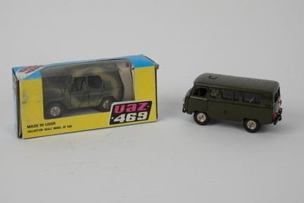 NOVOEXPORT - USSR (2)
- A-34 UAZ 469, khaki camouf
