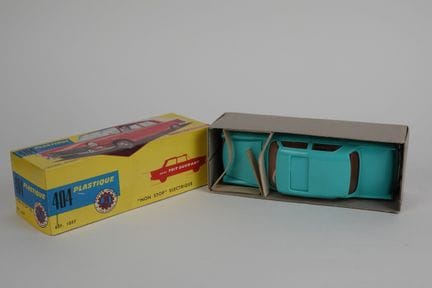 FRANCE JOUETS - FRANCIA (1)
1057 PEUGEOT 404 con t