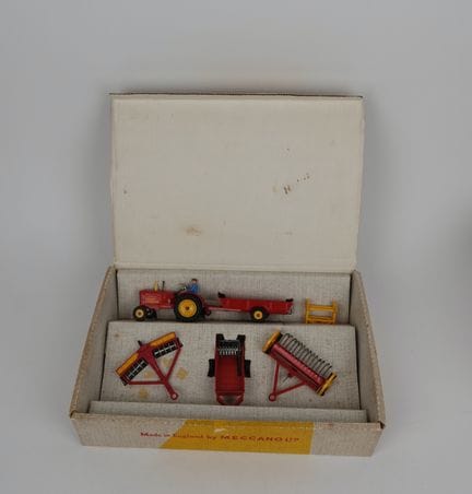 DINKY TOYS - INGHILTERRA (1)
398 FARM EQUIPMENT GI