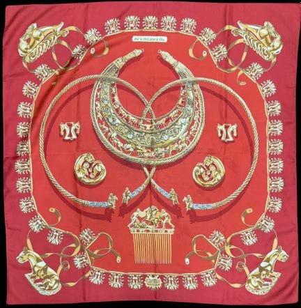 HERMÈS PARIS
"Les Cavalier d'or" design
Silk scarf