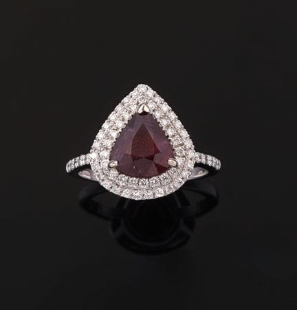 Ring aus 18 Karat Weißgold (750 Tausendstel), verz