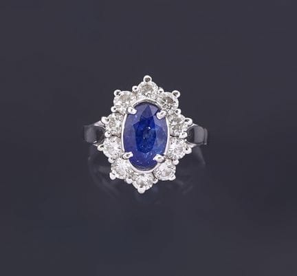 Ring aus 18 Karat Weißgold (750 Tausendstel), verz